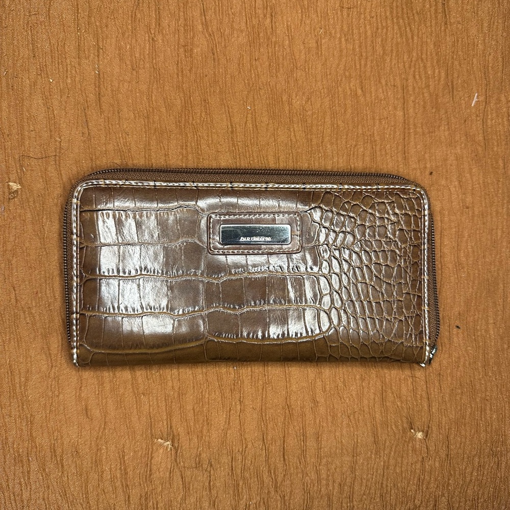 Liz Claiborne Croc Embossed Wallet in Brown